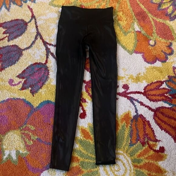 BLACK MEDIUM FAUX LEATHER SPANX LEGGINGS - Picture 9 of 9
